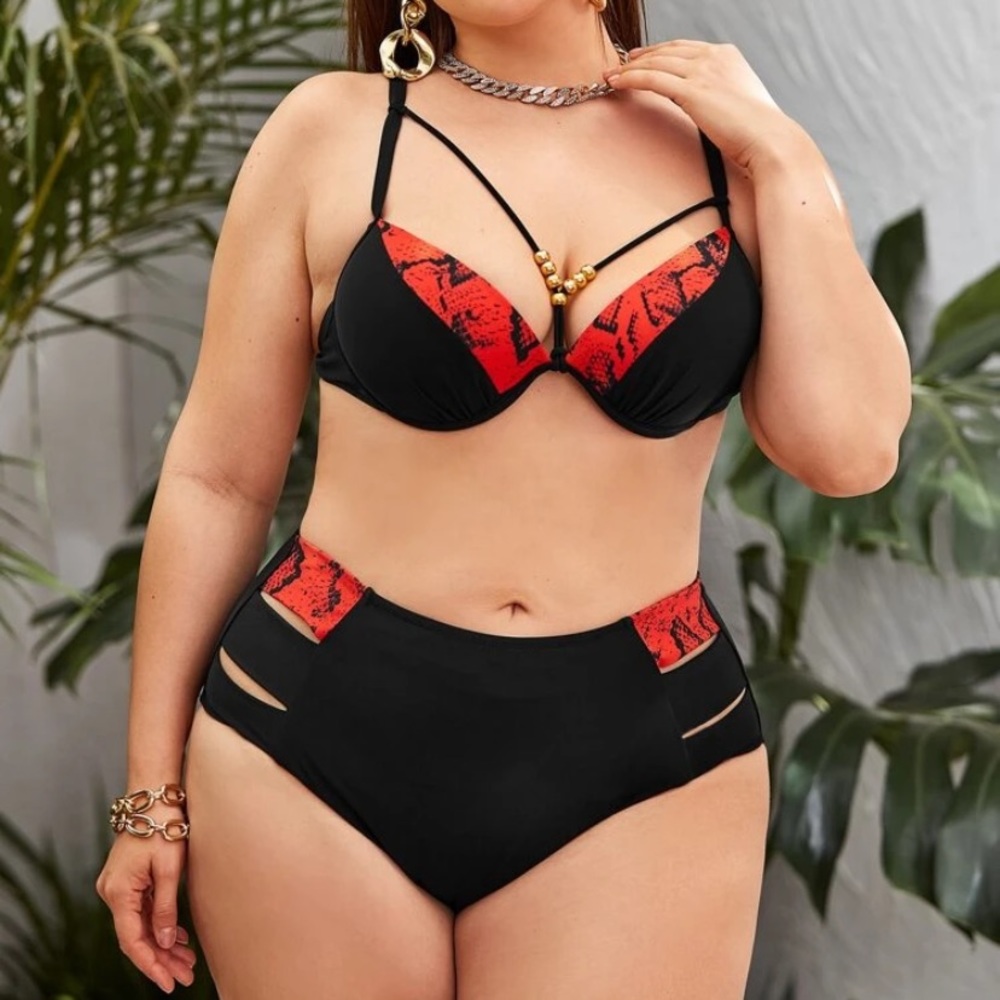 SHEIN Plus Snakeskin Underwire Bikini Swimsuit
